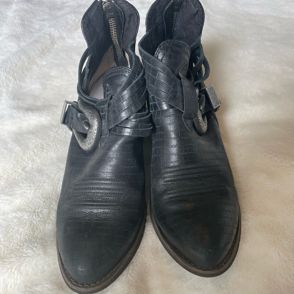 Women's Black Cutout Leather Ankle Boots with Buckle - Picture 4 of 6